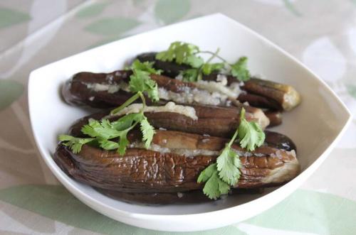 又到腌茄子的季节,腌茄子有几种方法