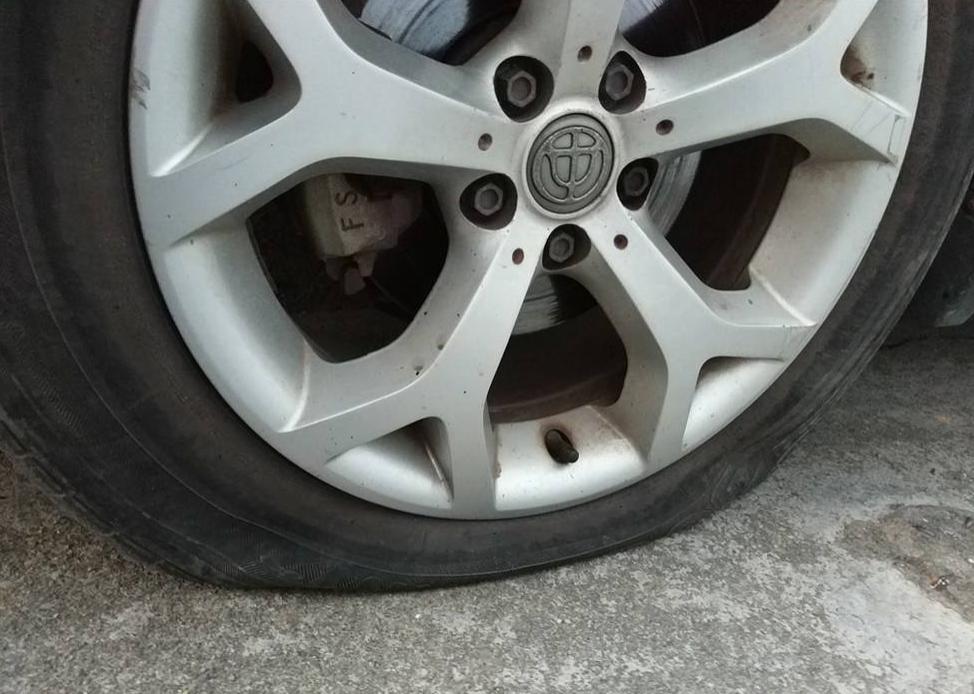 轮胎扎过几次钉子需要更换,汽车轮胎经常扎钉子换什么轮胎好