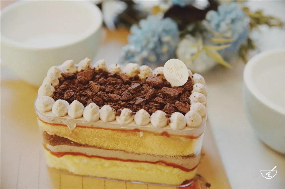 「十堰」这个85后男生开的甜品店，一口就被TA撩到！来了就赖着不想走