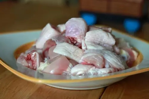 炖鸡肉怎么炖不柴不老窍门,家常炖鸡肉不柴不腥的方法