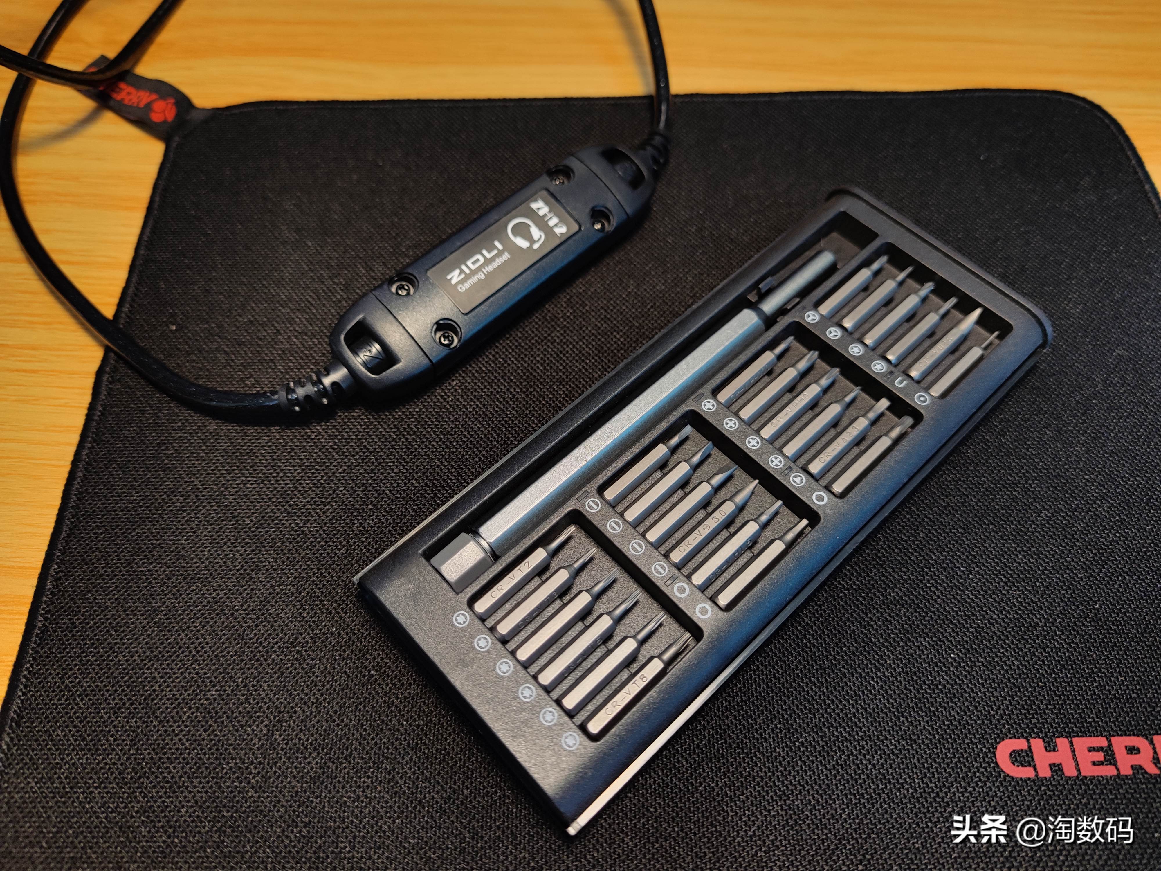 拆验声卡辩真身：￥49元因丑贬值虚拟7.1声道游戏耳麦，爆拆验票