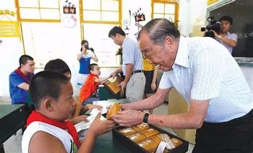 再下一城衣服,安踏买下的运动品牌