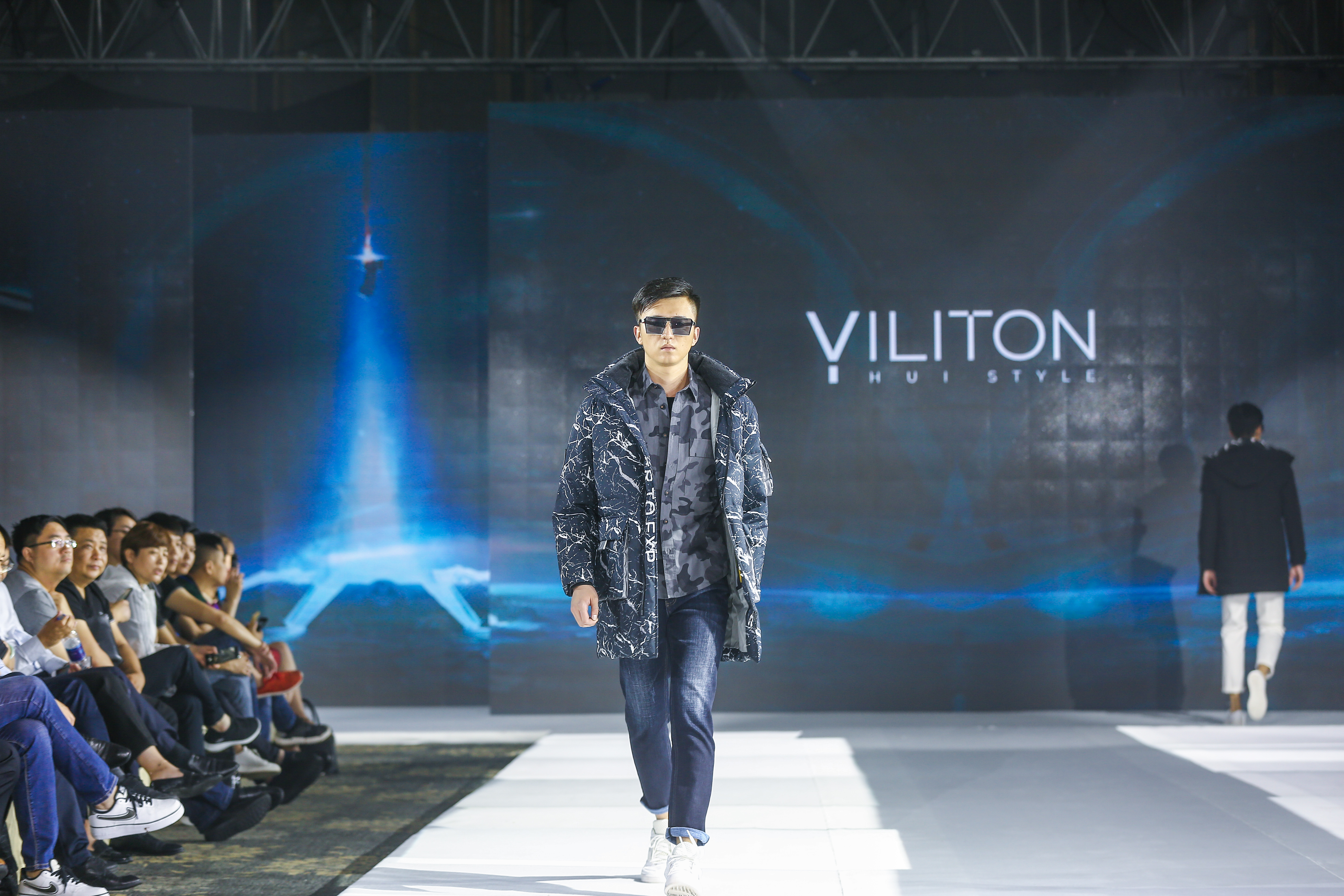 “蔚”来之创,见徽之尚|依立腾男装2019秋冬新品发布会圆满收官