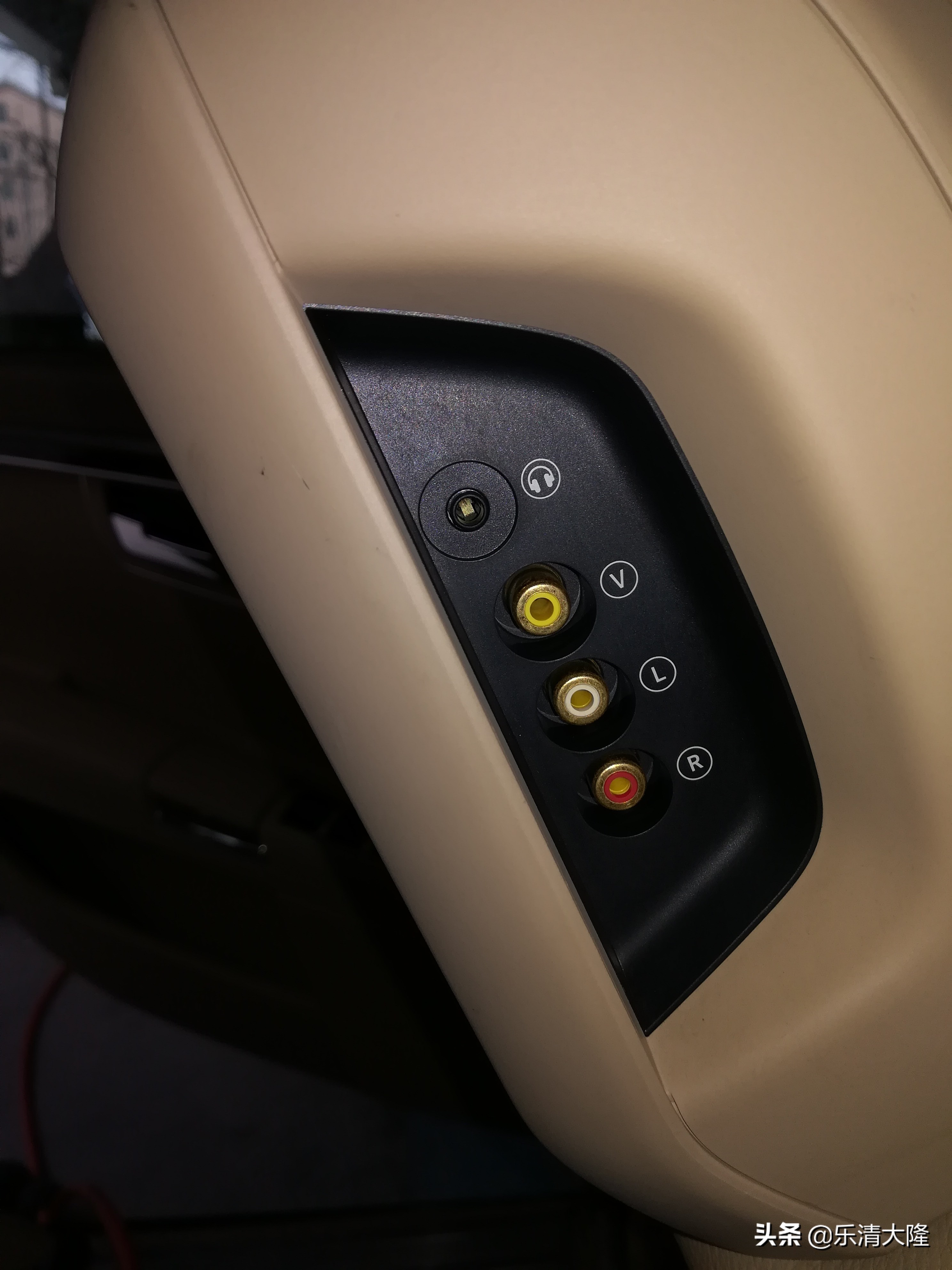 奔驰s350门边镀铬条,奔驰s350座椅清洗翻新