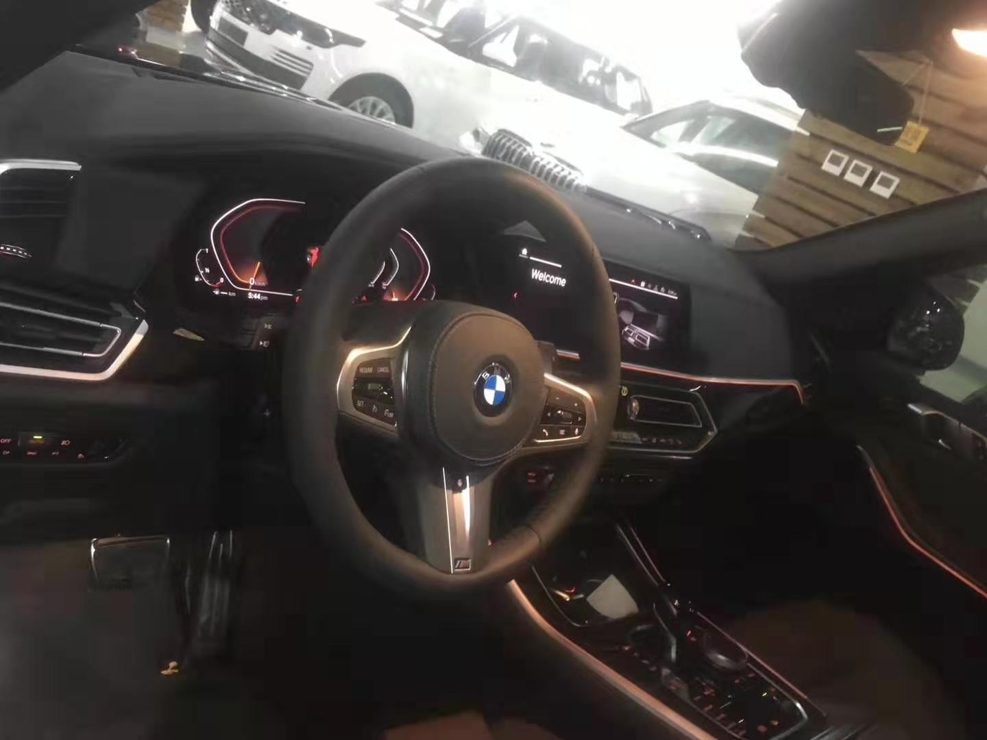 20款宝马x5顶配灰色,20款宝马x5分几个配置