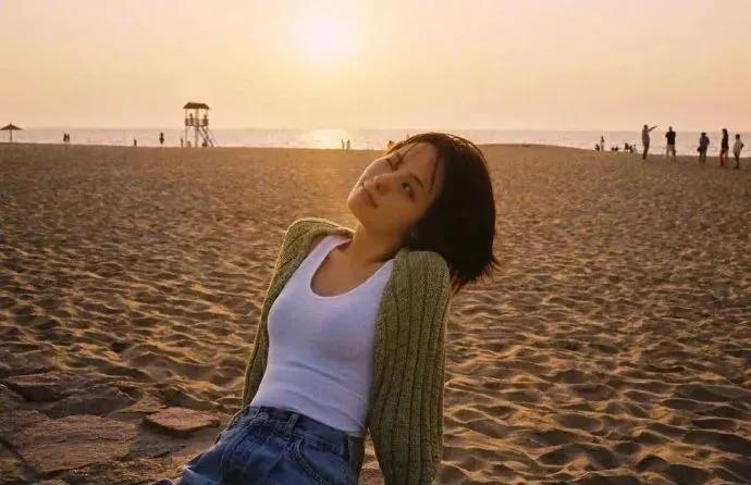 明星同款针织衫日常穿搭,秋天衣服推荐女毛衣