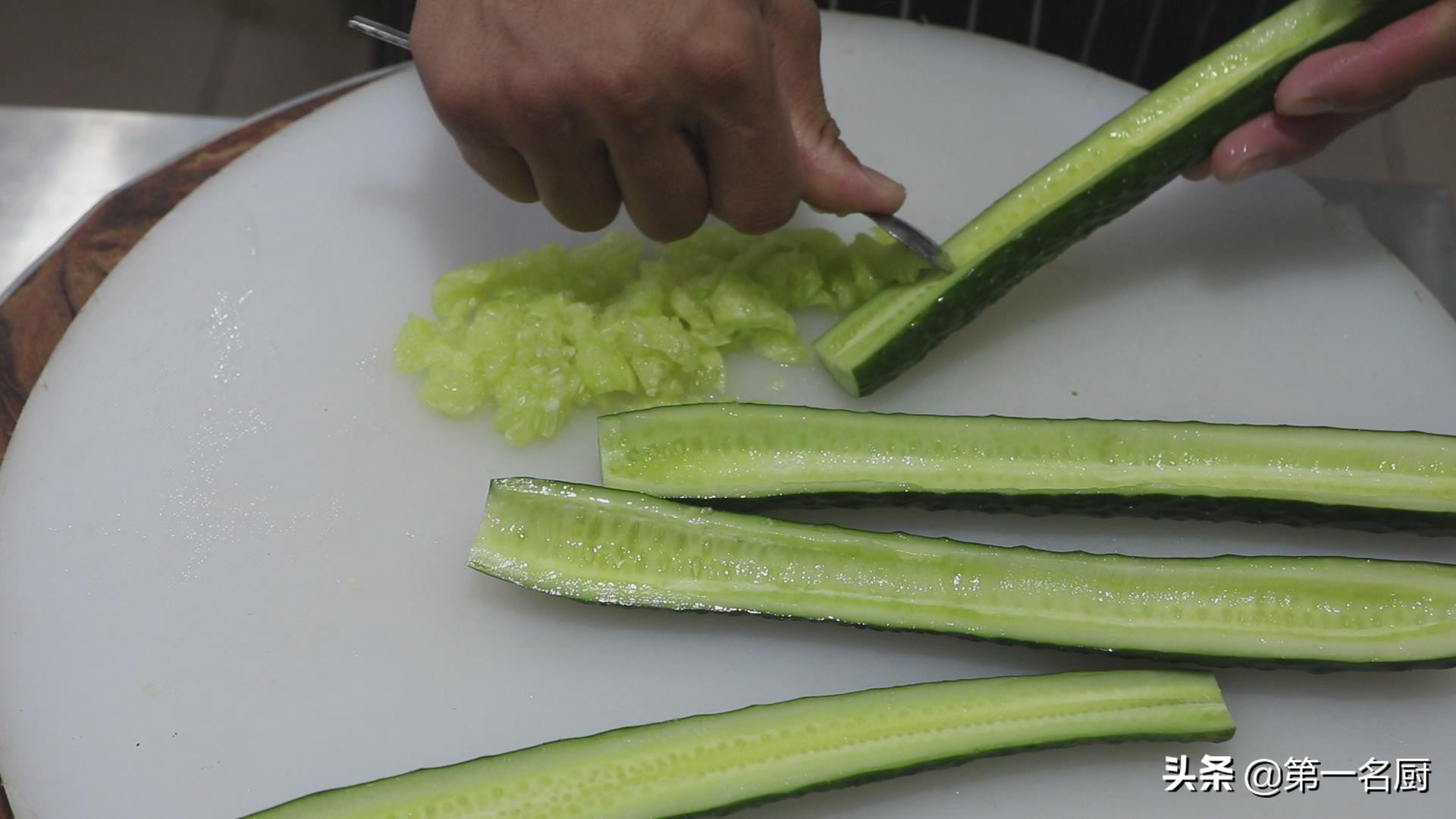 怎样做凉拌青瓜简单又好吃,凉拌青瓜简单怎么做好吃