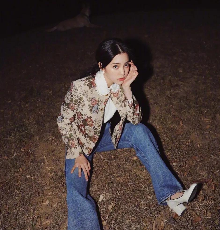 古力娜扎深v蓝色礼服和鞠婧祎,娜扎和鞠婧祎