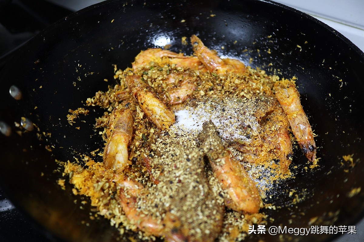 避风塘皮皮虾怎么做才酥脆,避风塘炒虾酥脆鲜香上桌就被抢光