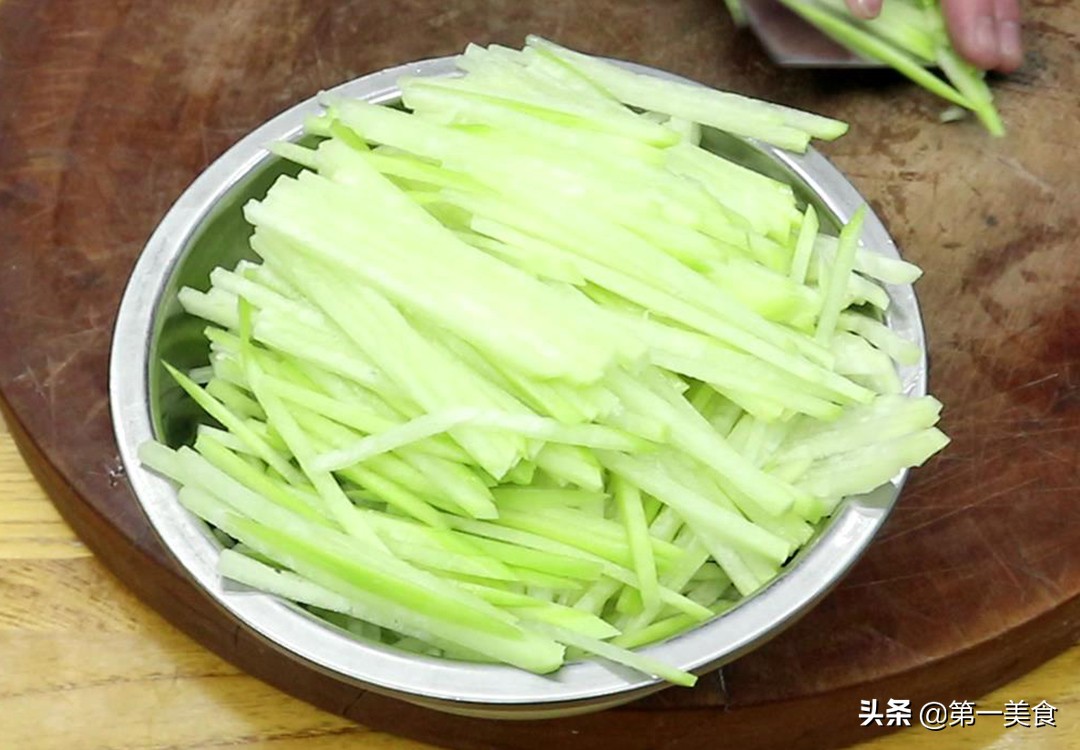 萝卜冬天怎么做好吃,冬天要多吃萝卜教你新做法