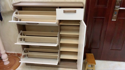 全屋定制翻斗鞋柜制作,定制的翻板鞋柜怎么装门