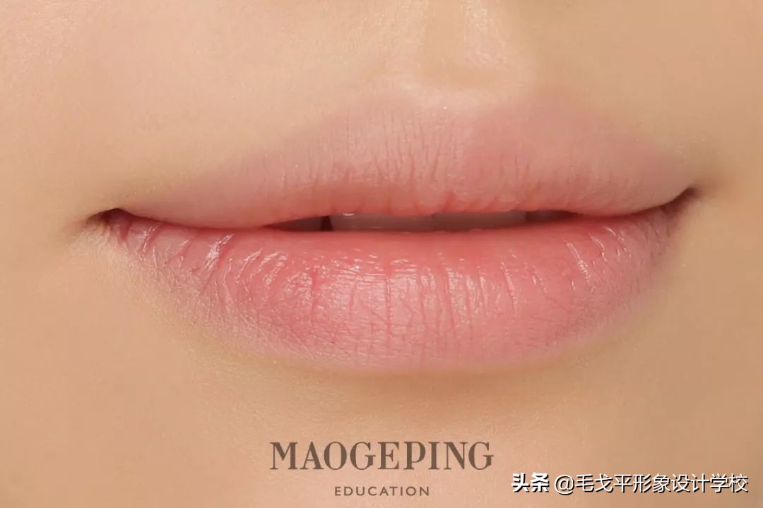 好看的唇形怎么画口红,好看又立体唇妆教程厚嘴唇