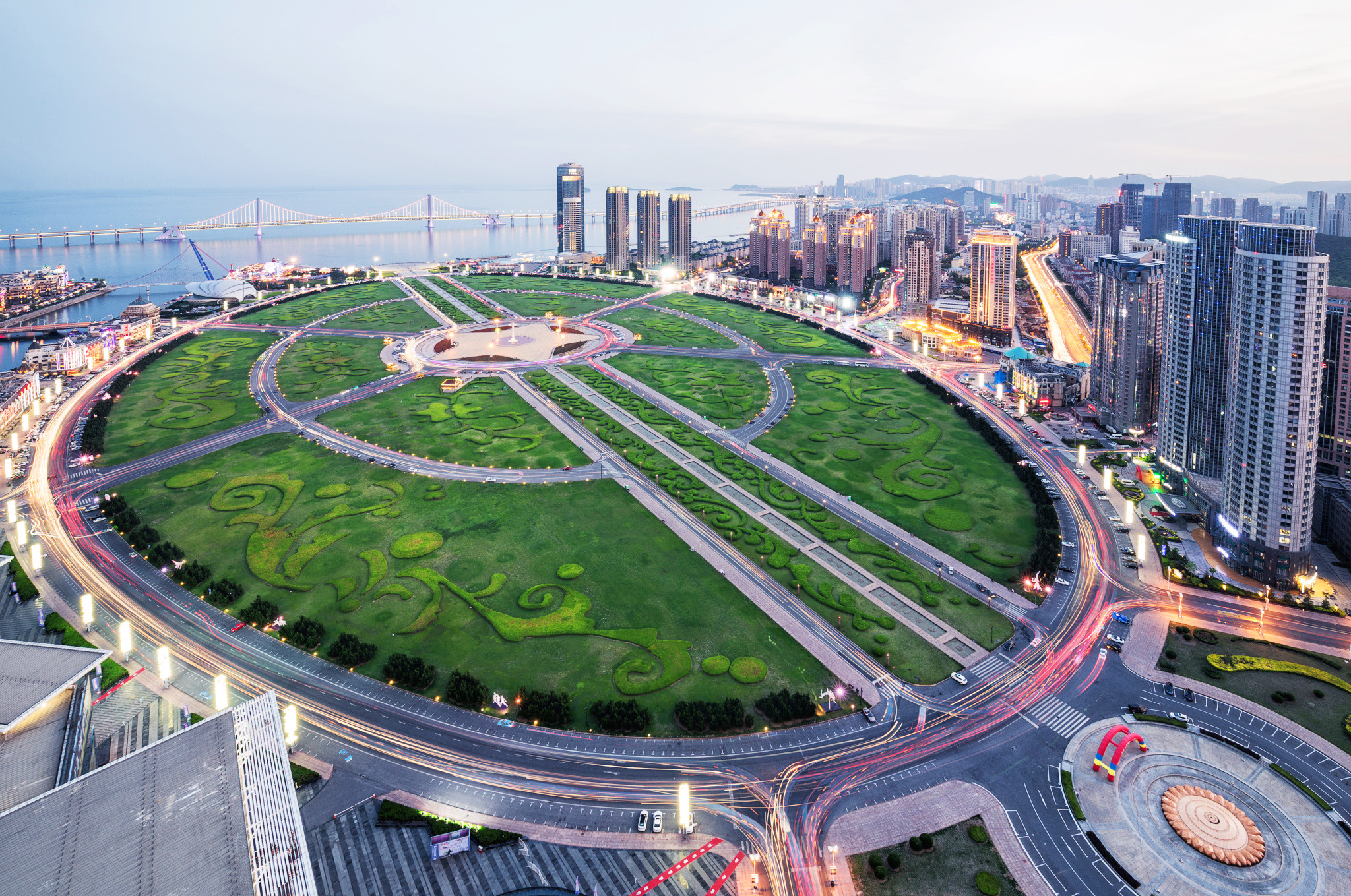 大连世界第一广场,亚洲最大的广场大连星海湾广场