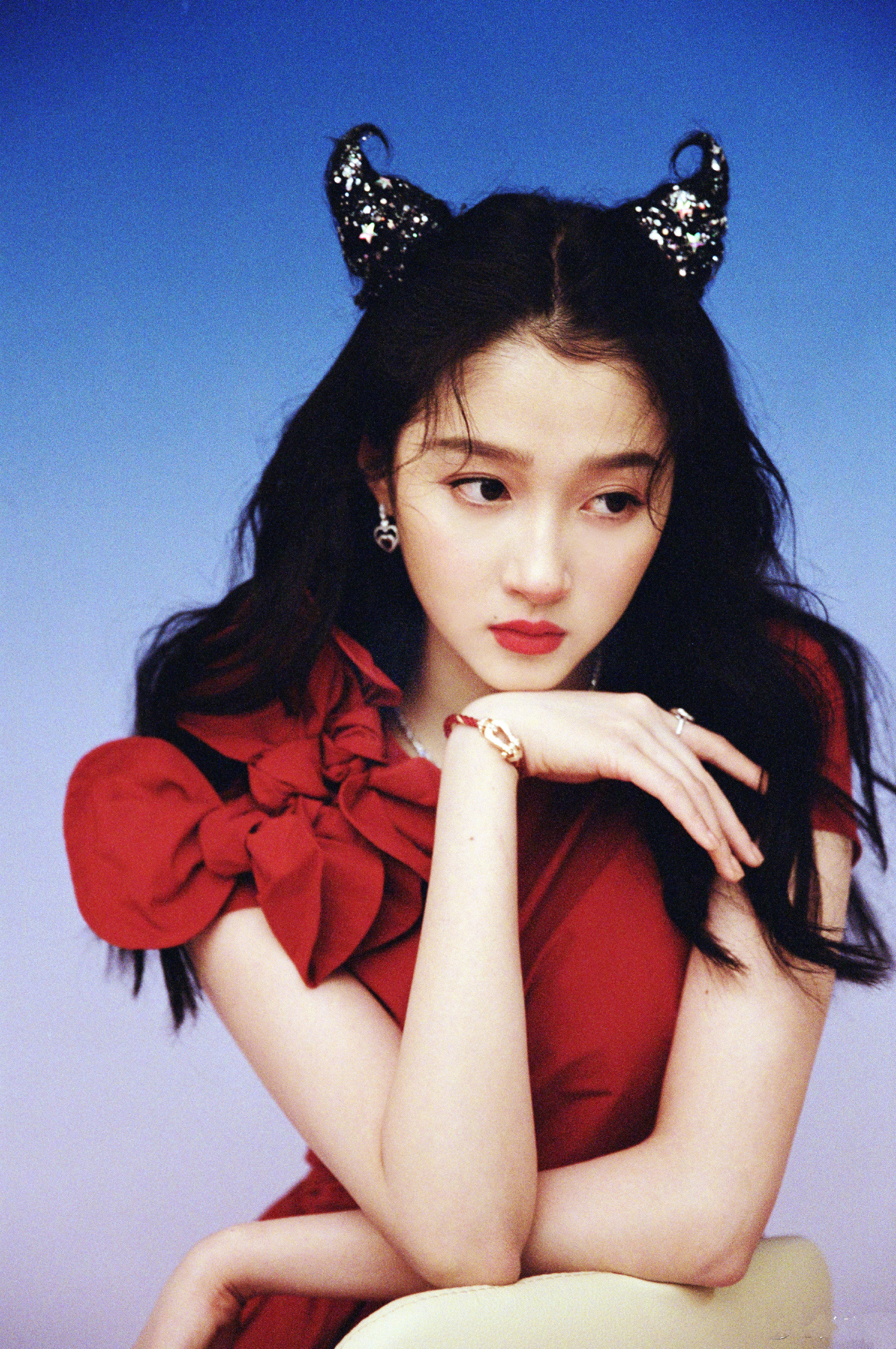 央视春晚刘德华第一次唱什么,刘德华薇娅六亲不认步伐原版