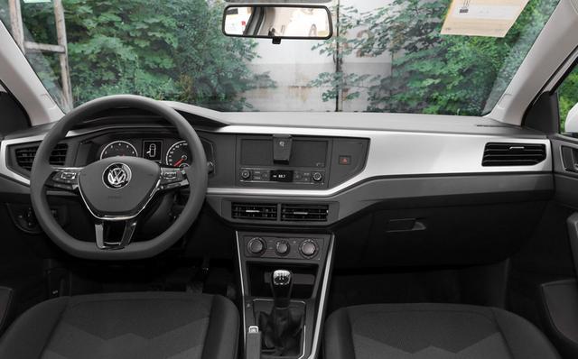 你们要的车来了,两厢小车四驱手动挡