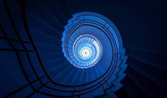 非欧几何的意义,非欧几何到底讲的什么