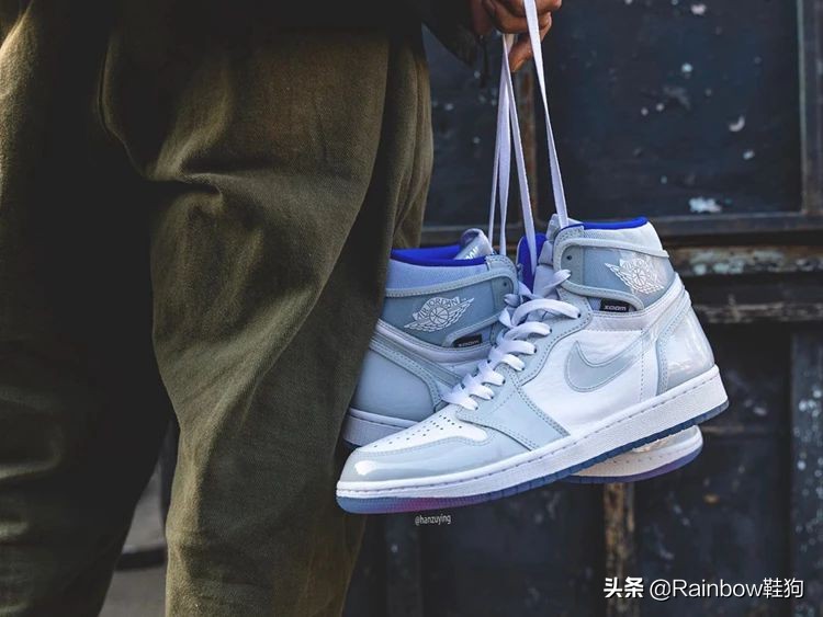 玫瑰金丝绸、反转熊猫还有黑丝绸？一月份待发售的鞋款狠货不少