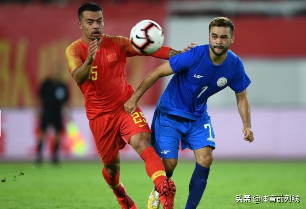 2018国足亚洲杯热身赛战伊拉克,世预赛国足0:1伊拉克赛前合影