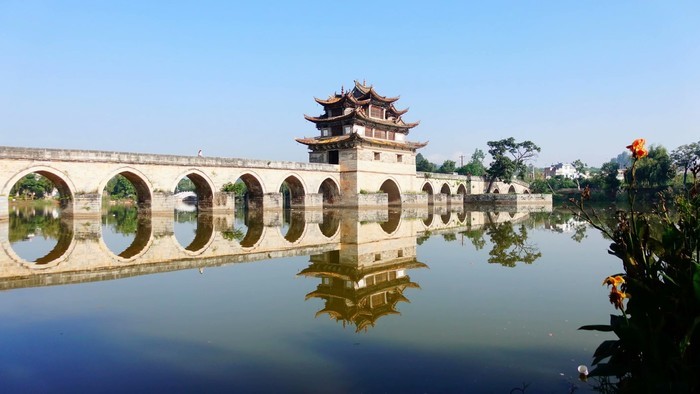 昆明弥勒最佳旅游路线,昆明抚仙湖到建水旅游攻略