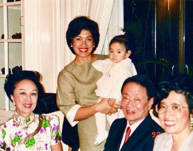 花几百万从英国人手中，买回大片香港地皮，近百年后赚到8百亿