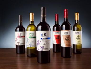 新疆比较有名的葡萄酒,新疆最好的葡萄酒是什么颜色的