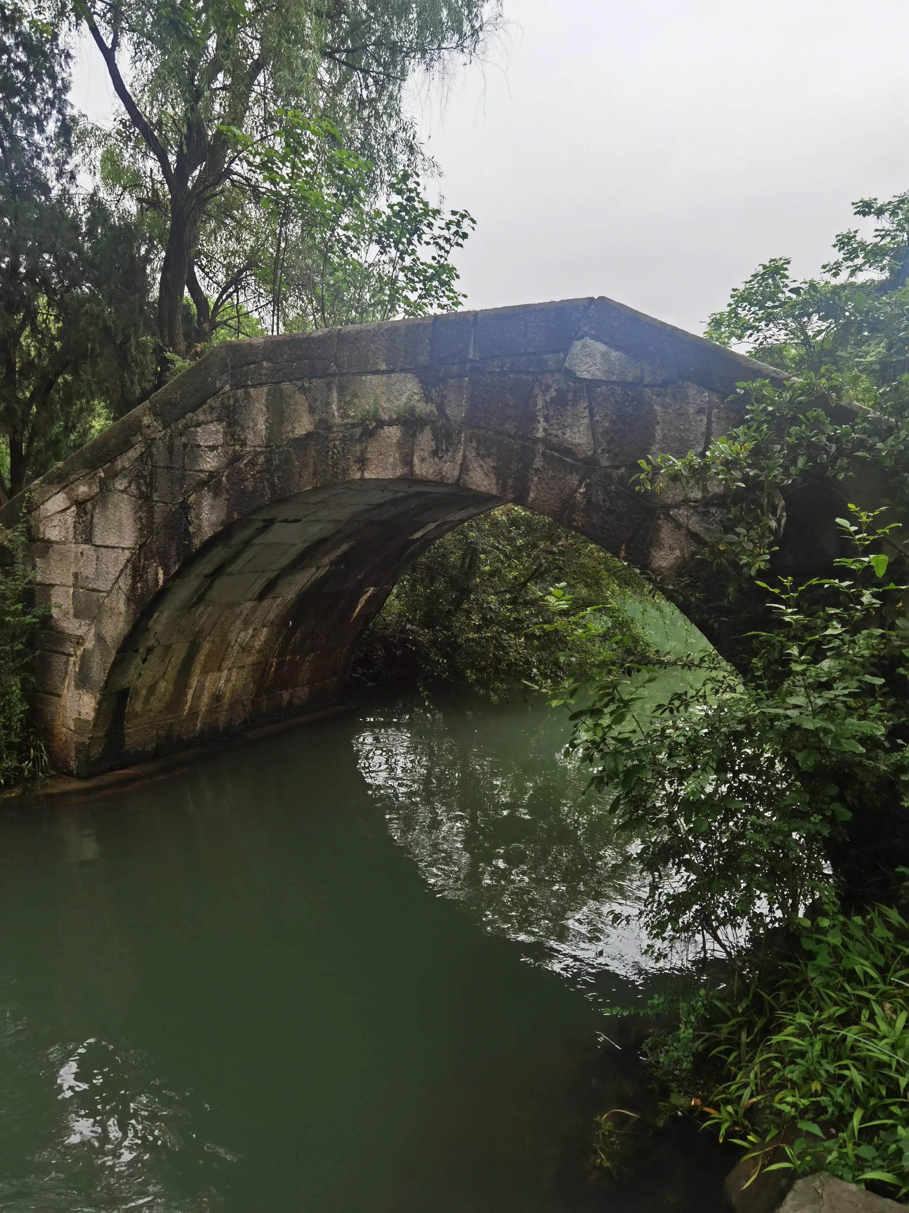 谈谈如何正确面对抑郁症500字,谈谈抑郁症的防治