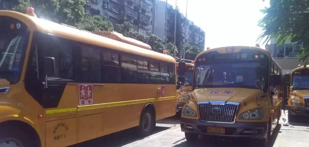 校车突发故障,校车出现故障