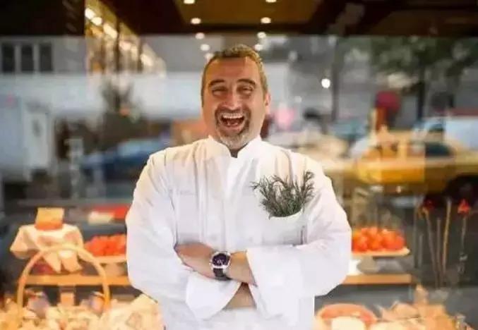 富二*开代**超市，情人节为单身狗开Party，年赚25亿