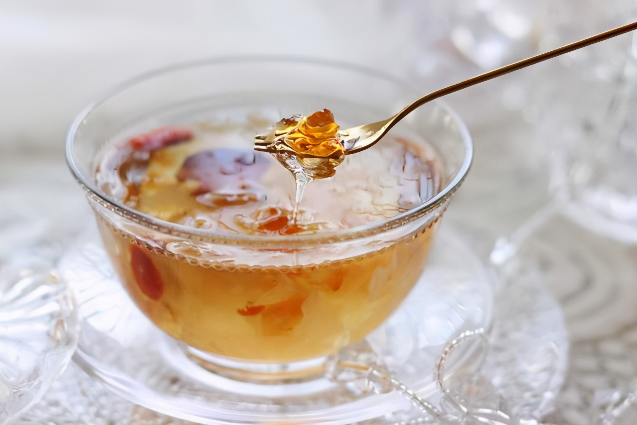 雪燕桃胶营养,雪燕女人吃了有什么效果