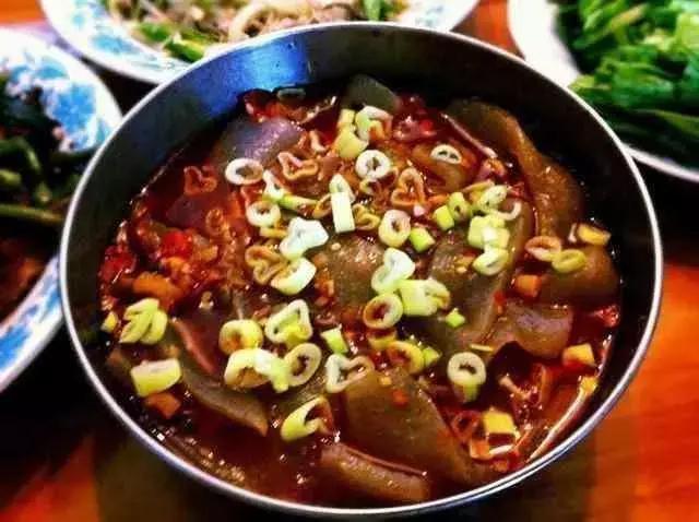 魔芋皮炒肉最好吃的做法,魔芋五花肉的做法