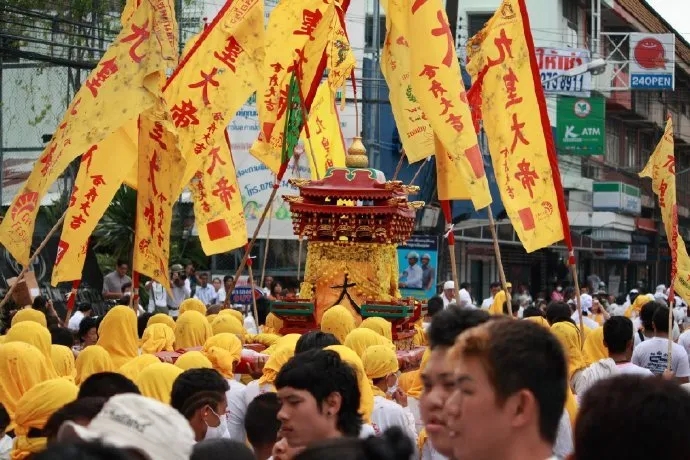 华人将春节文化带到世界各地,泰国的最疯狂节日