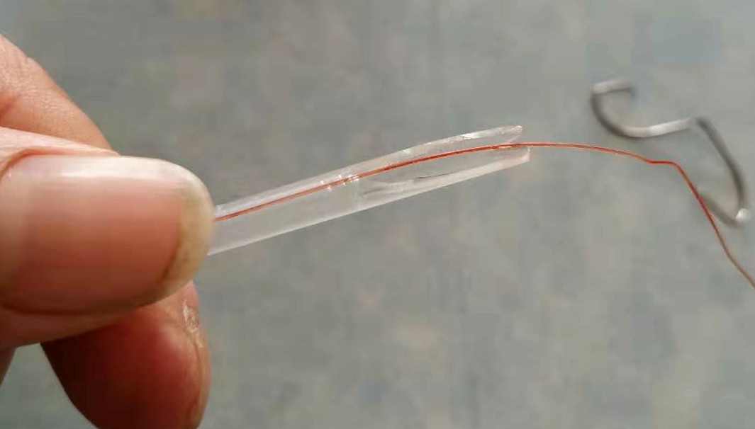 用笔芯做系钩器,怎么用圆珠笔自制绑钩神器