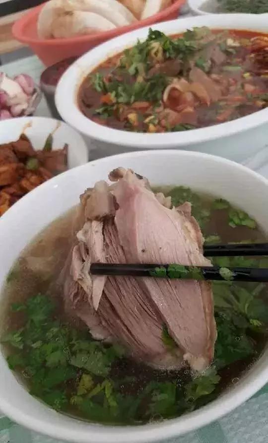 雷佳音的水盆羊肉,雷佳音吃水盆羊肉