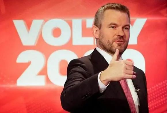 刚参加完欧盟峰会，斯洛伐克总理因呼吸系统感染等入院|新闻早餐2020.2.25星期二