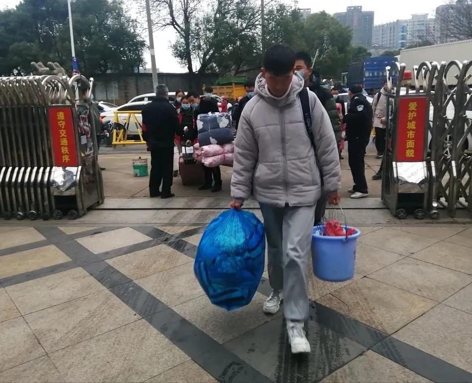 南昌现代外国语学校宣传视频,南昌现代外国语象湖学校开学典礼