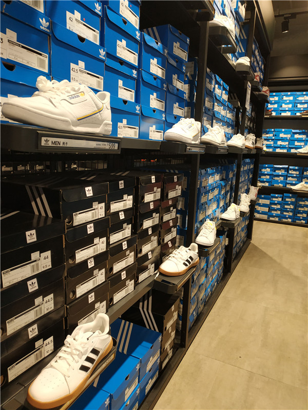 晋江耐克阿迪折扣店,耐克阿迪折扣店的进货渠道在哪儿