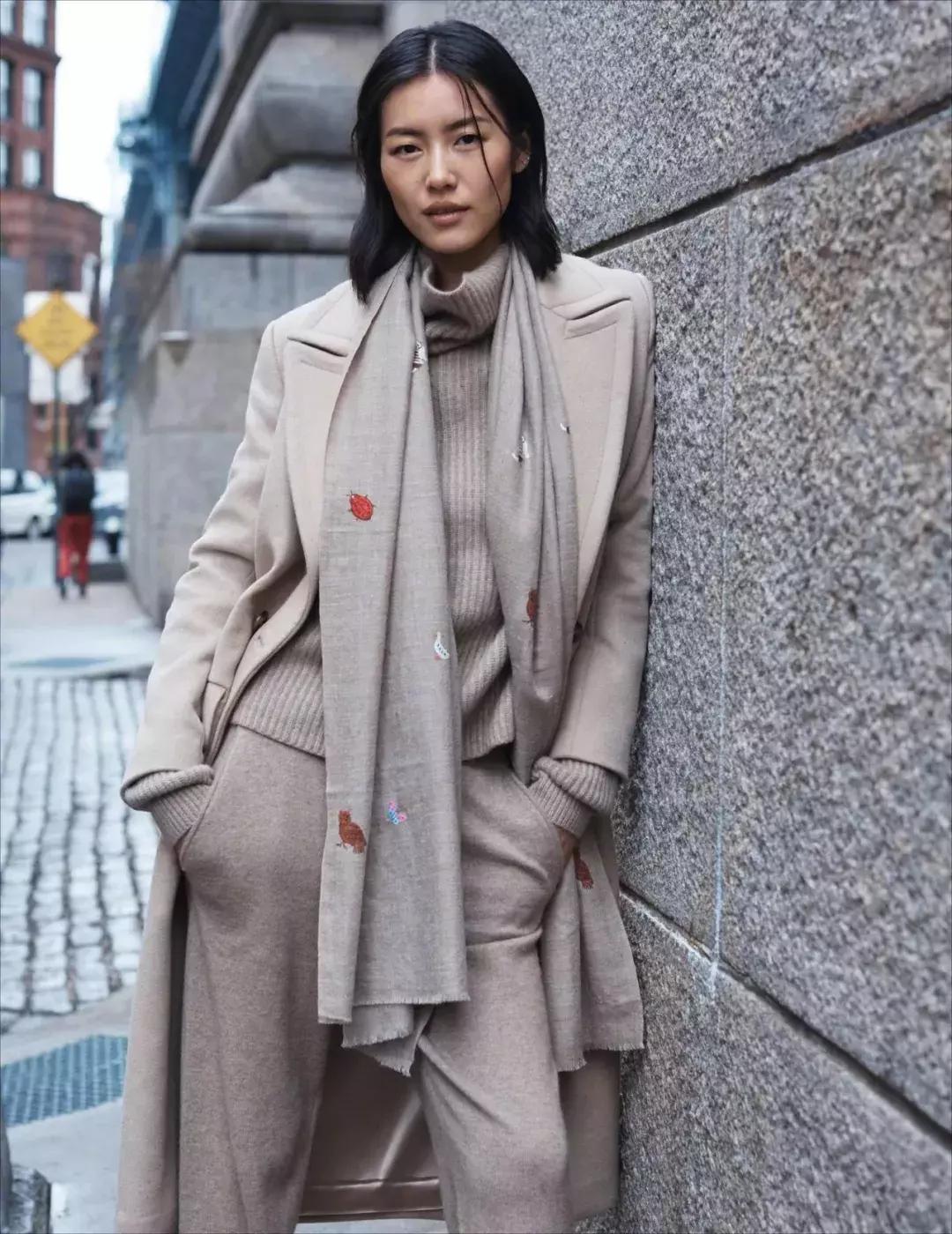 围巾怎么挑选适合自己的,买围巾又好看又简单