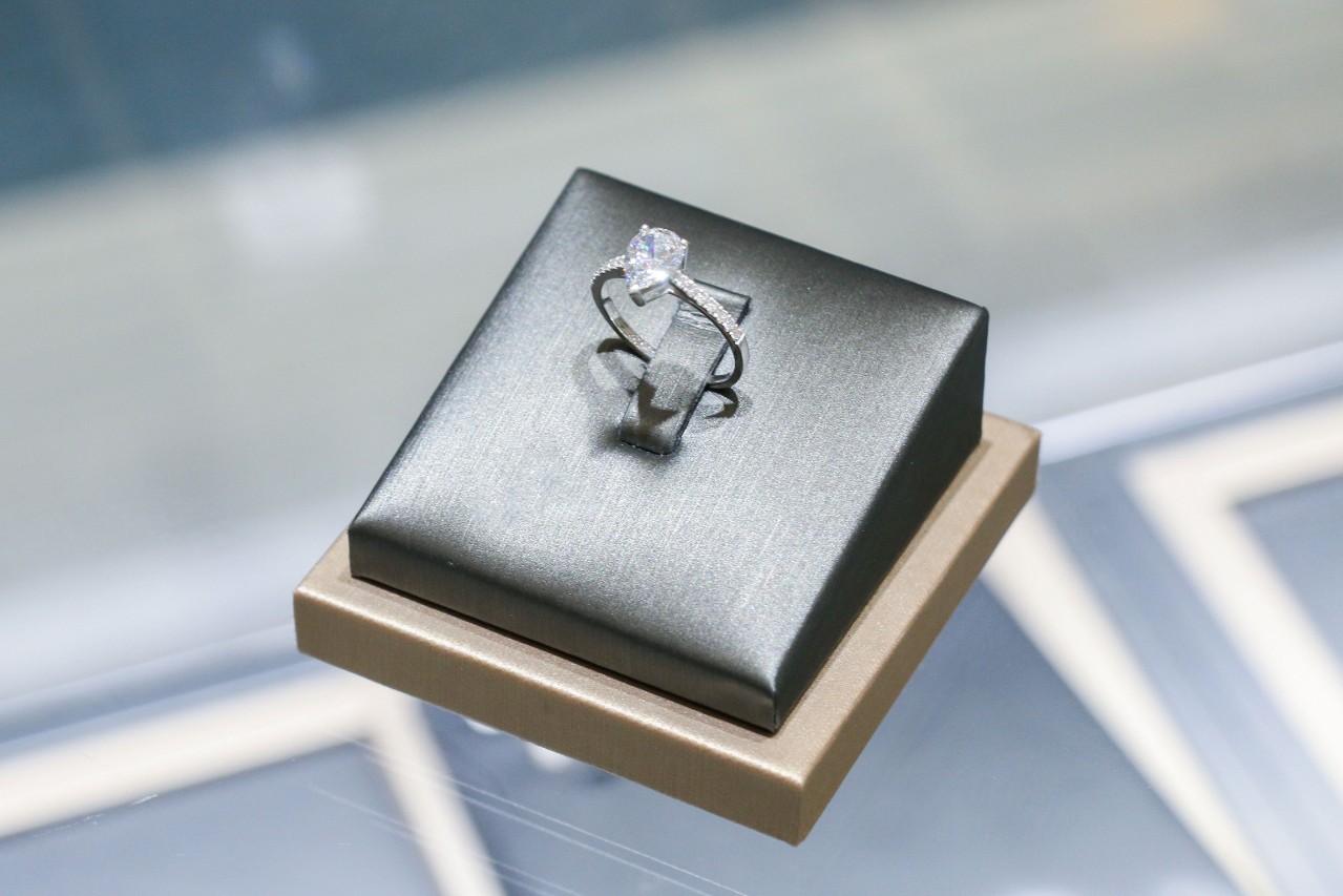 不要小看非漂IT男，他可能会进化成珠宝老板