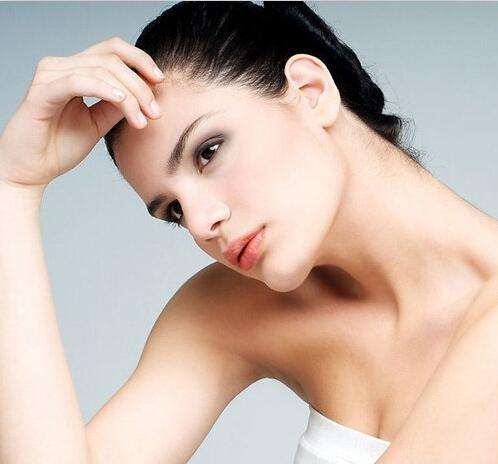 30岁淡化颈纹的最佳方法,一条颈纹老十岁注意保养是王道