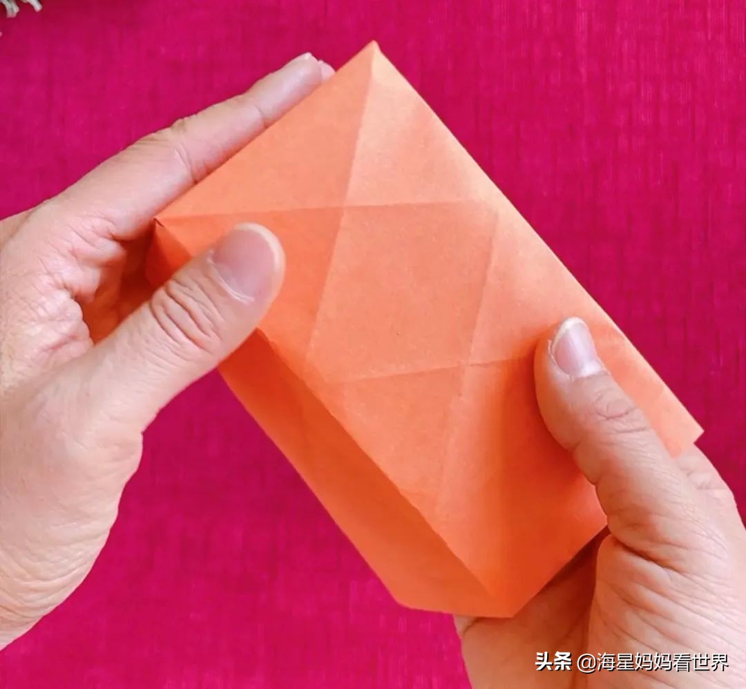 春节喜气洋洋大红灯笼高高挂,红红火火喜气洋洋百家姓灯笼