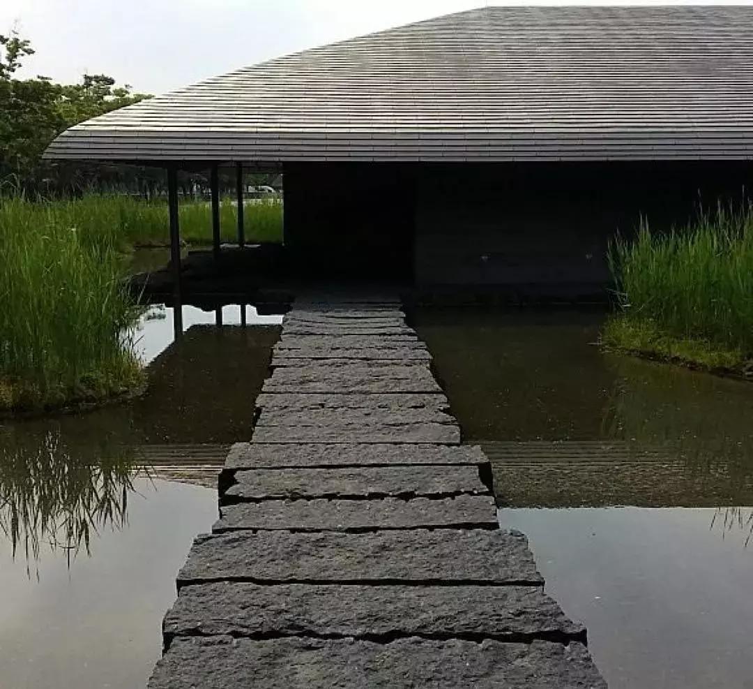 金卡戴珊赤贫风豪宅,卡戴珊的赤贫风豪宅