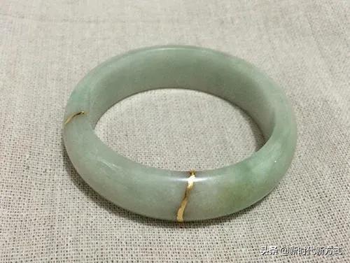 玉镯子摔碎了怎样发朋友圈,玉镯子不小心碎了有什么征兆