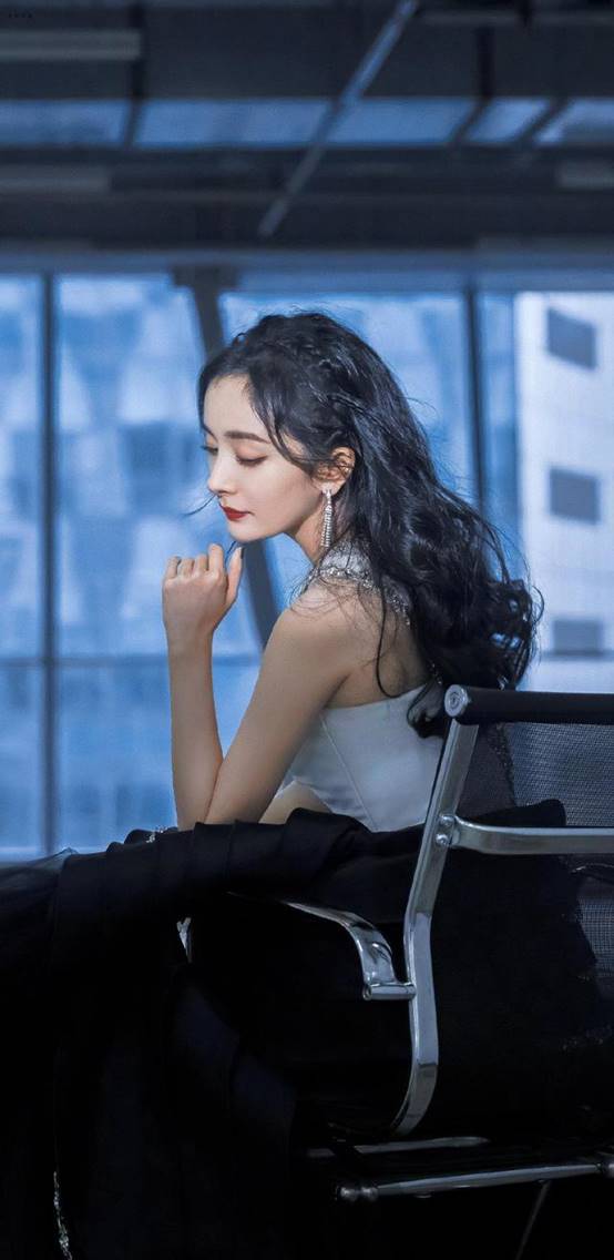 杨幂一样的发型时尚又实用,杨幂适合特别短发发型