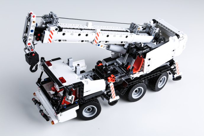 米兔积木吊车,米兔积木机器人上坡