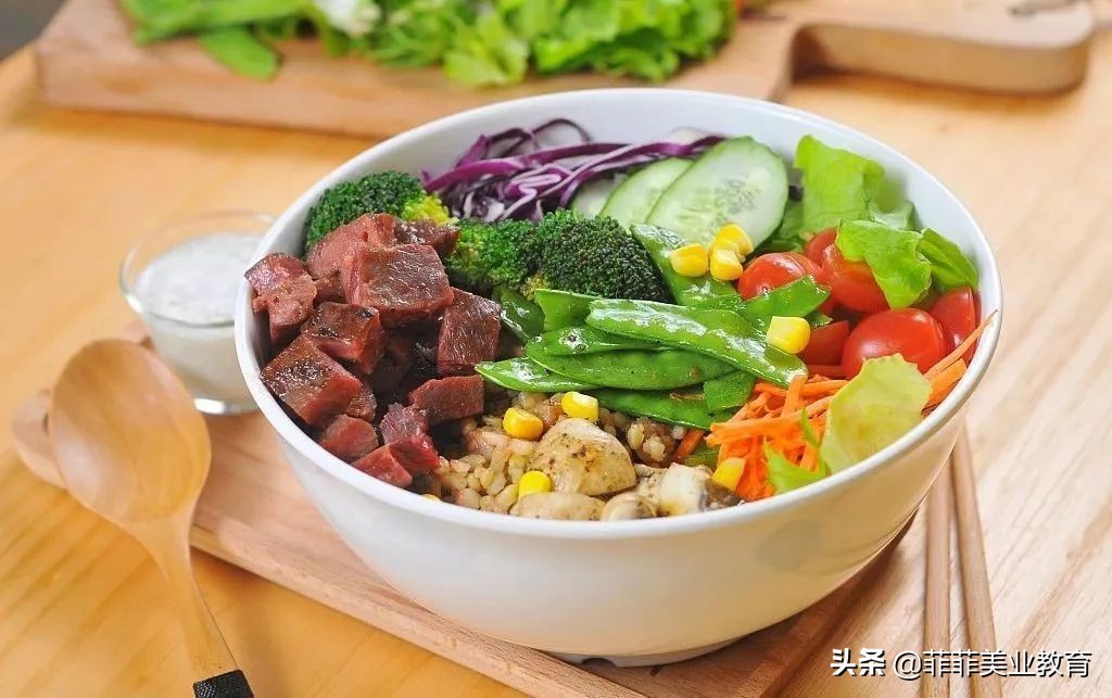 脸老是长痘痘应该用什么护肤品,脸经常长痘怎么护肤