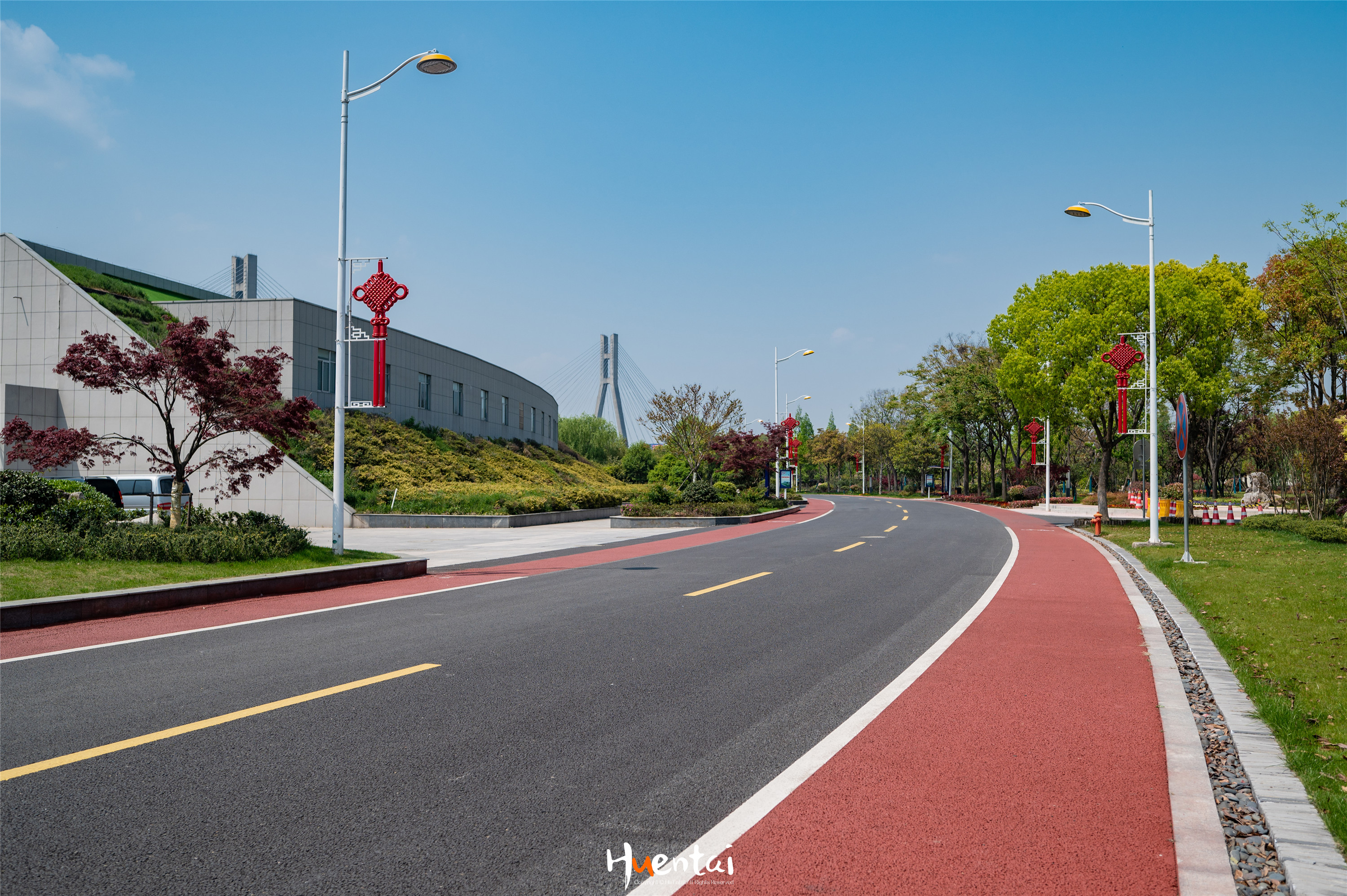 在长江天堑下的茅以升公园，航拍润扬大桥，看扬州镇江两市