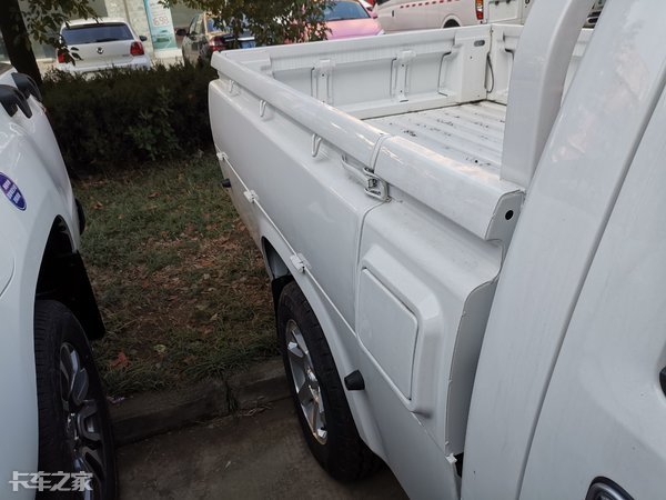 福田小货郎皮卡,福田小货郎皮卡和长安神骐f30对比