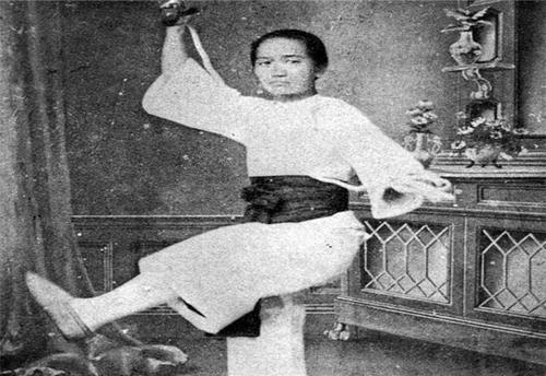 黄飞鸿十三姨莫桂兰,黄飞鸿有过几次婚姻