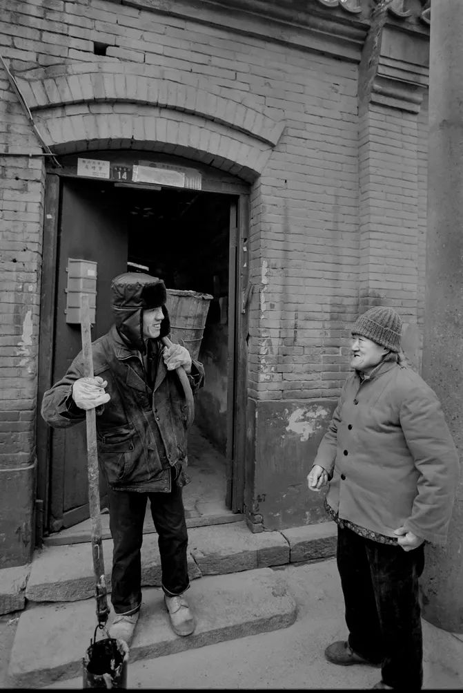 濂虫憚褰卞笀鍚村己涓汉鐓х墖,濂虫憚褰卞笀鍚村己