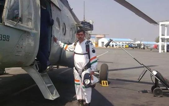 不光有美女计也有*男美**计,印度海陆空三军都沦陷,网民:应该处决